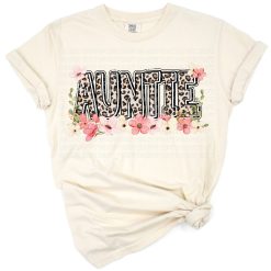 Auntie text in leopard print surrounded by pink floral accents.