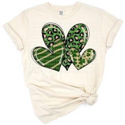 Illustration of a gold leopard print clover with hearts, styled for St. Patrick's Day.