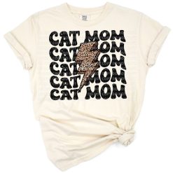 Retro style leopard print cat and dog mom artwork with funny fur mama theme.